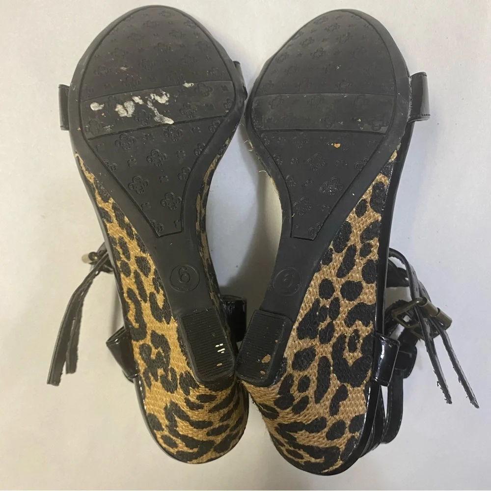 Etienne Aigner Women’s Wedge Sandals Size 6 Animal Print T-strap Buckles